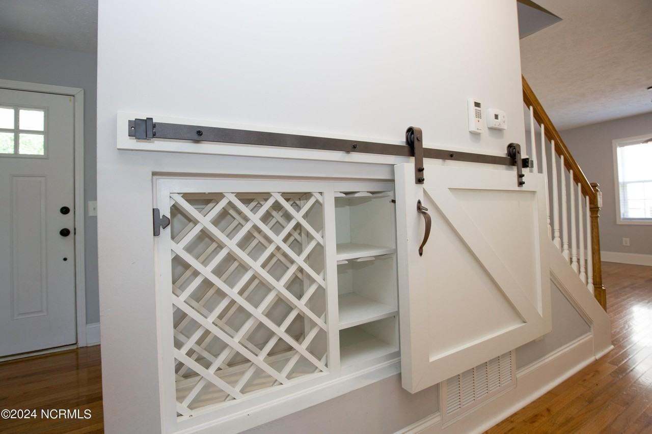 256 N Saylor St - Photo 4 of 50