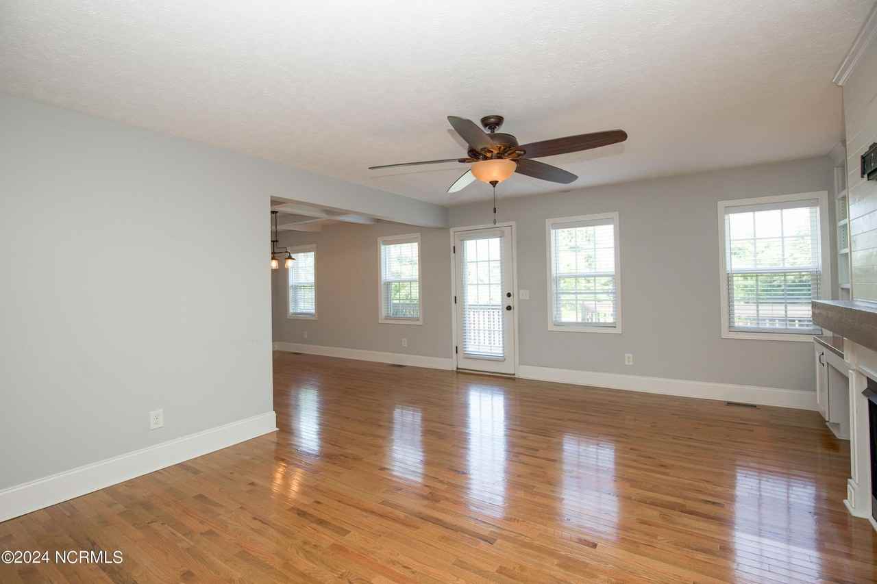 256 N Saylor St - Photo 6 of 50