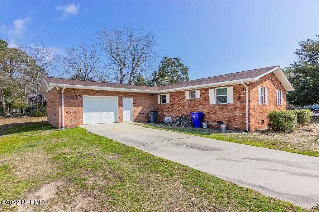 301 Ne 46th St - Photo 4 of 21