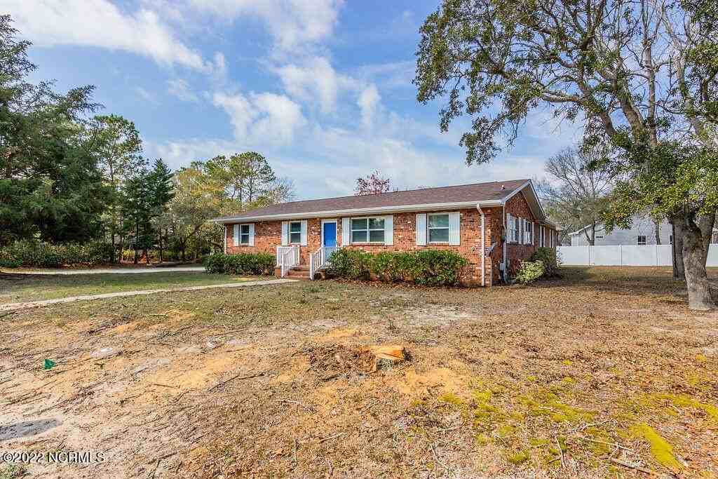 301 Ne 46th St - Photo 5 of 21