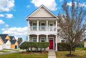 featured image of 10 Moonlight Trl