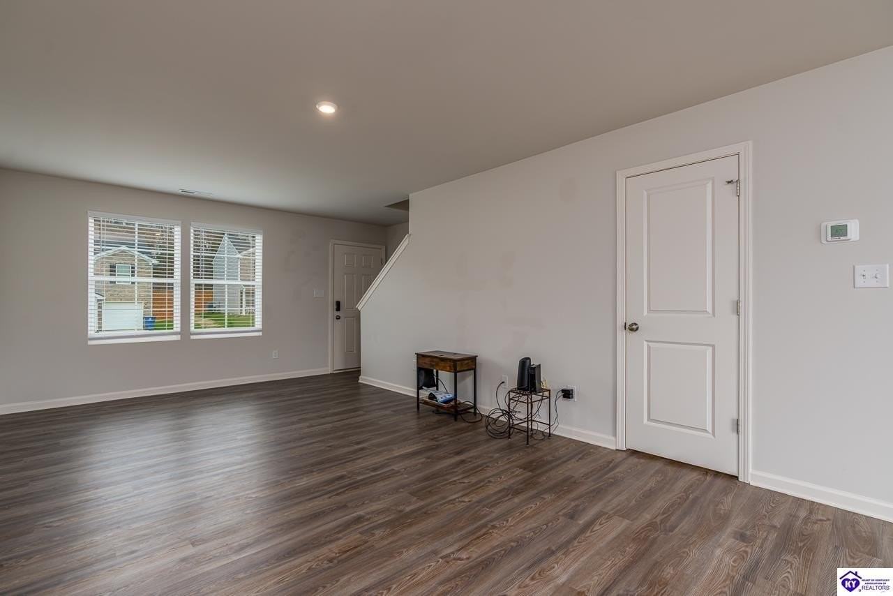 138 Red Hawk Dr - Photo 3 of 15