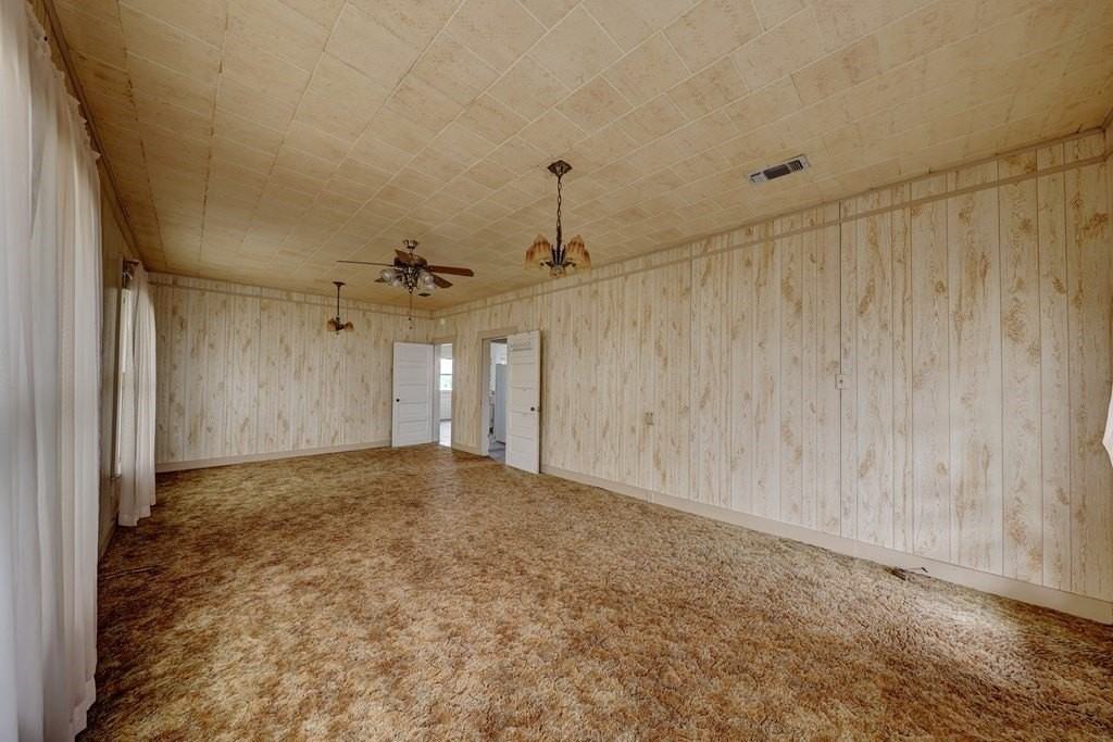 23181 W Us Highway 290 - Photo 4 of 16