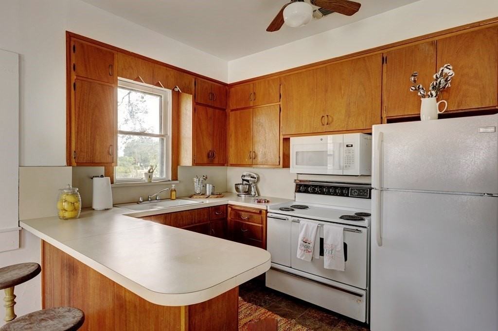 23181 W Us Highway 290 - Photo 7 of 16