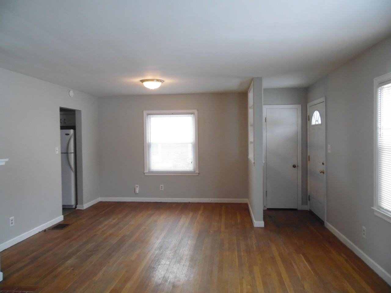 2325 Maplewood Dr - Photo 3 of 9