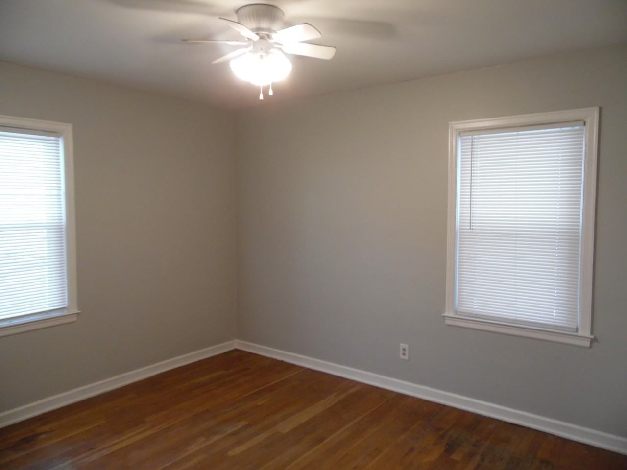 2325 Maplewood Dr - Photo 6 of 9