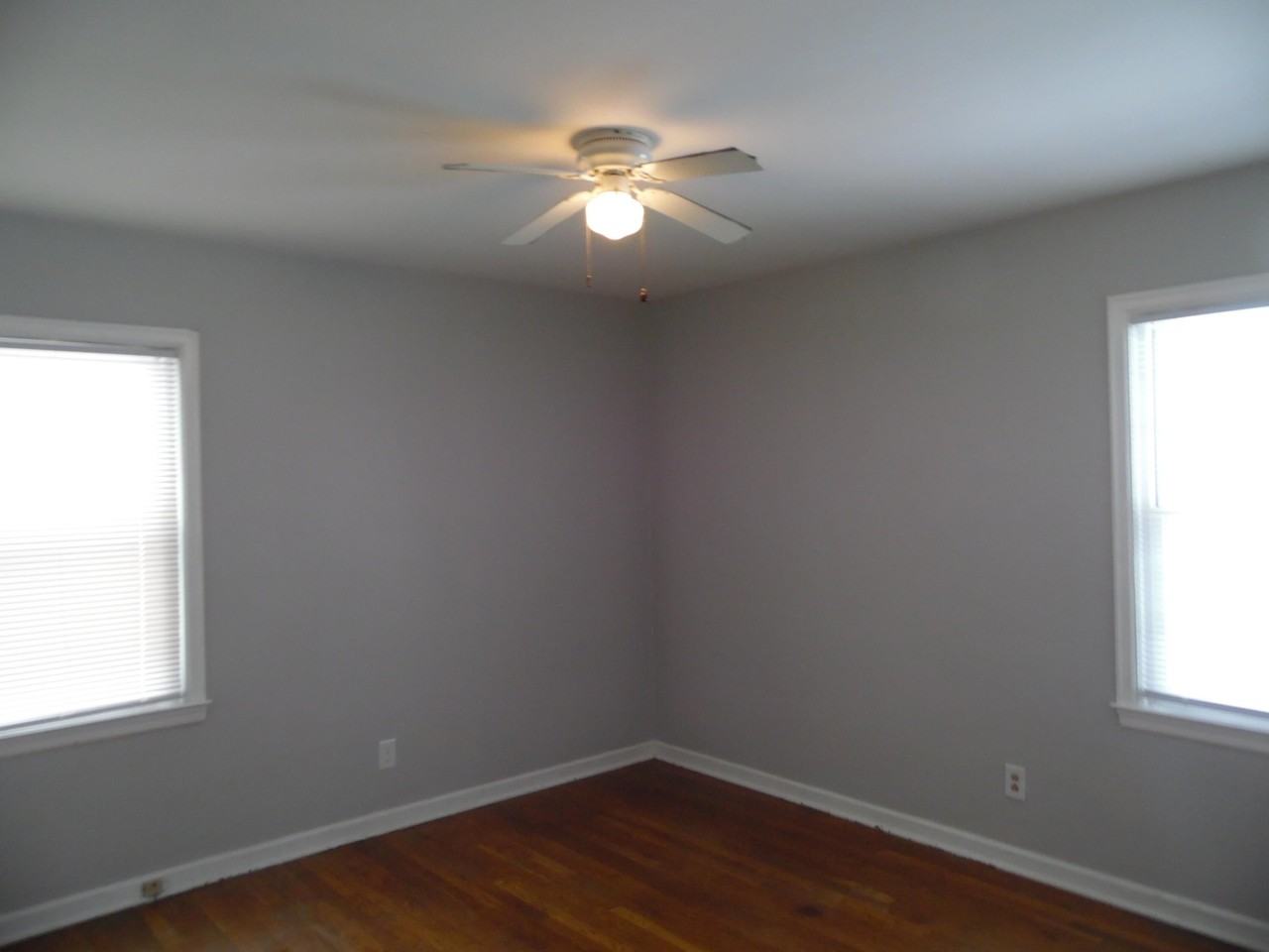 2325 Maplewood Dr - Photo 7 of 9