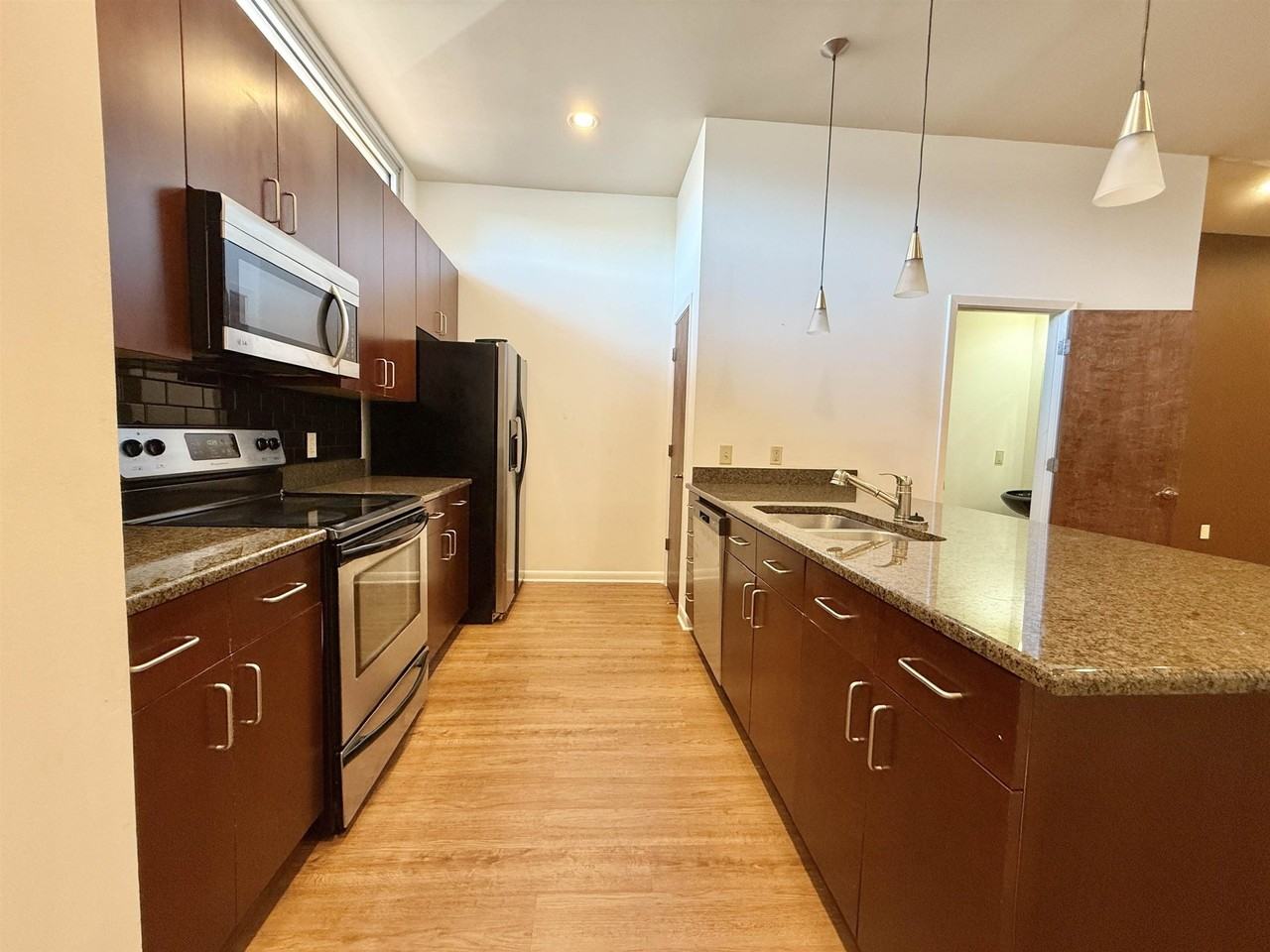 449 Monroe Ave #102 - Photo 3 of 20