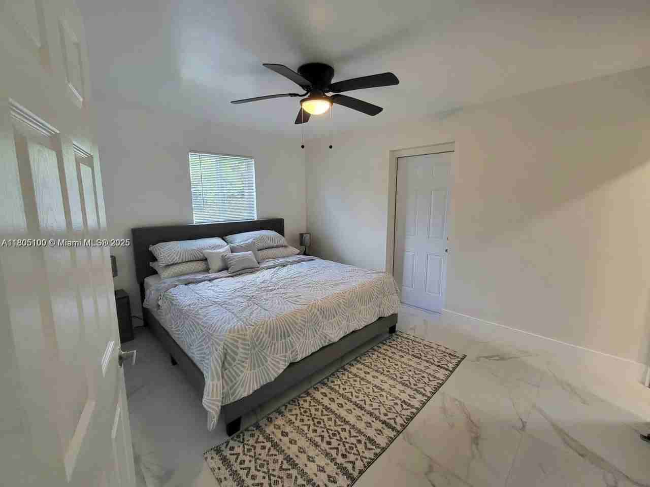 900 Sw 31st St - Photo 6 of 14