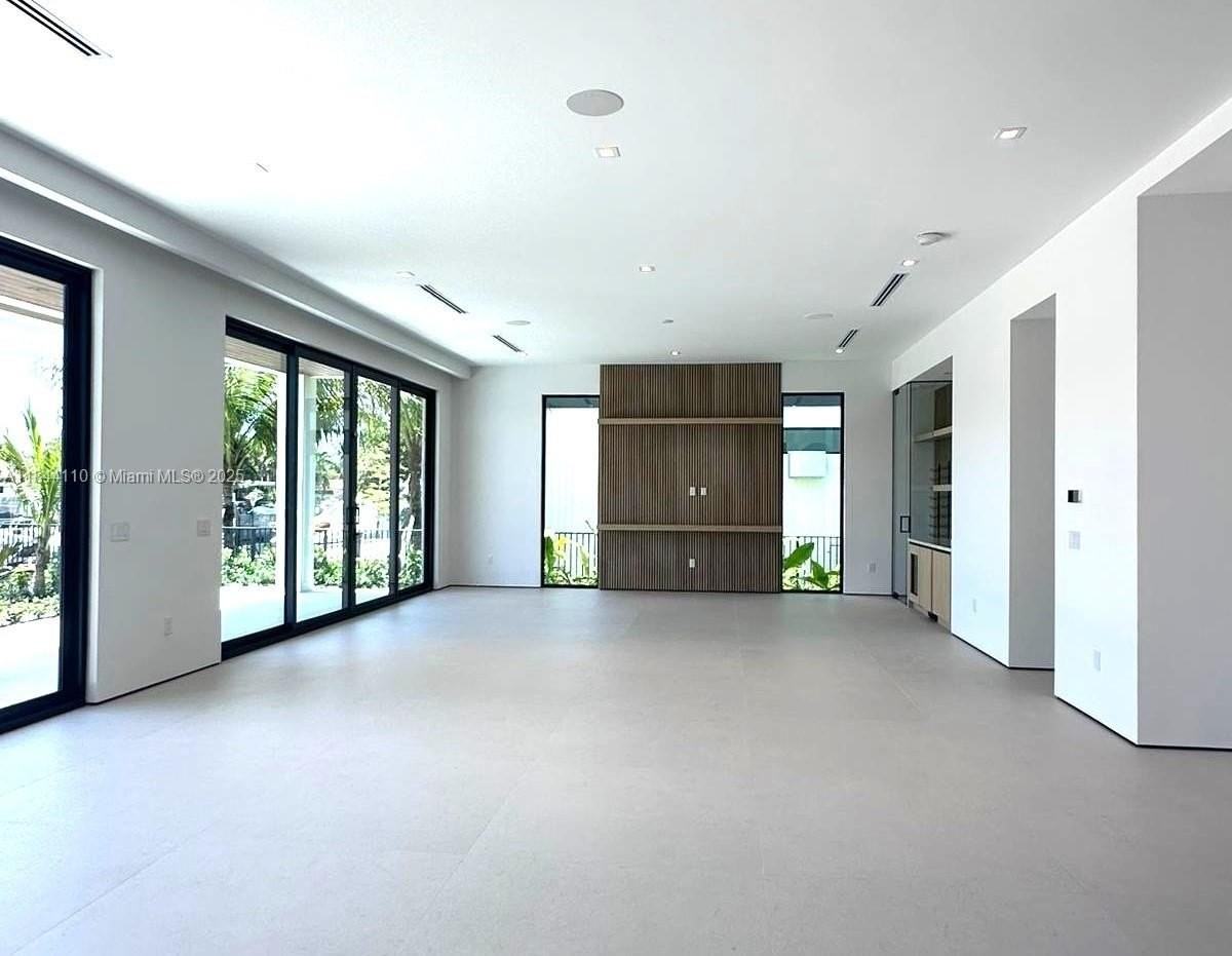 13085 Coronado Ter - Photo 5 of 25