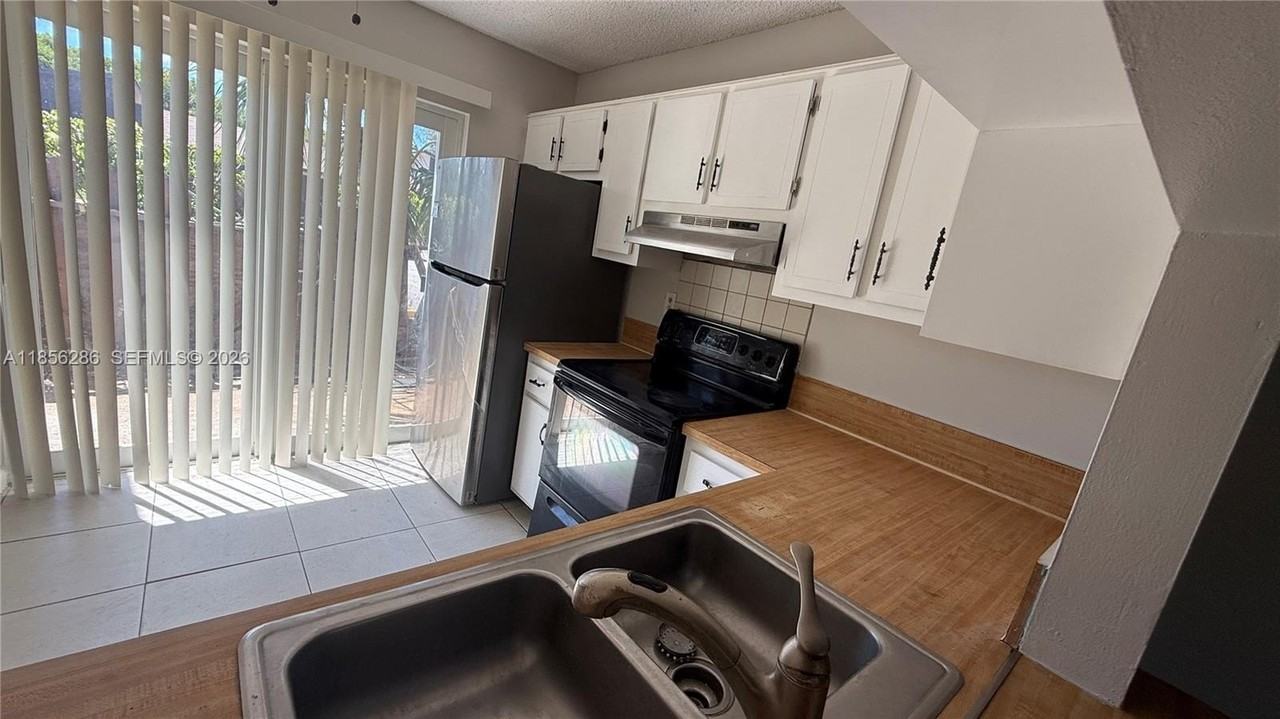 3200 Nw 5th Ter #13 - Photo 3 of 18