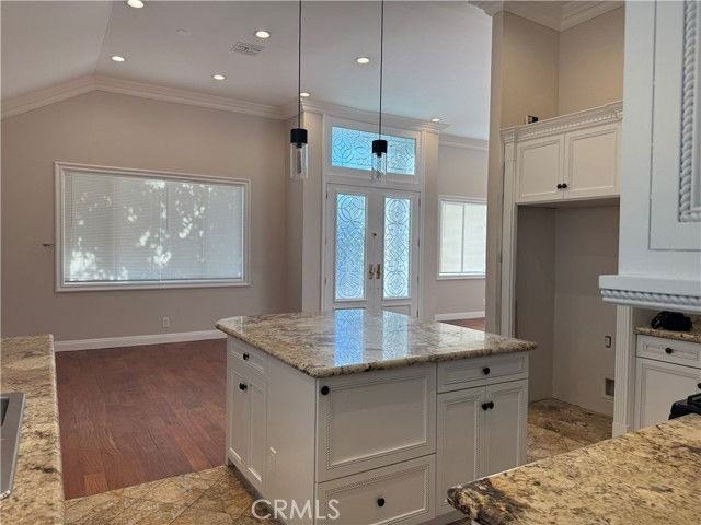 4914 Hesperia Ave - Photo 4 of 6