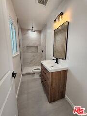 6121 Sylvia Ave - Photo 2 of 8