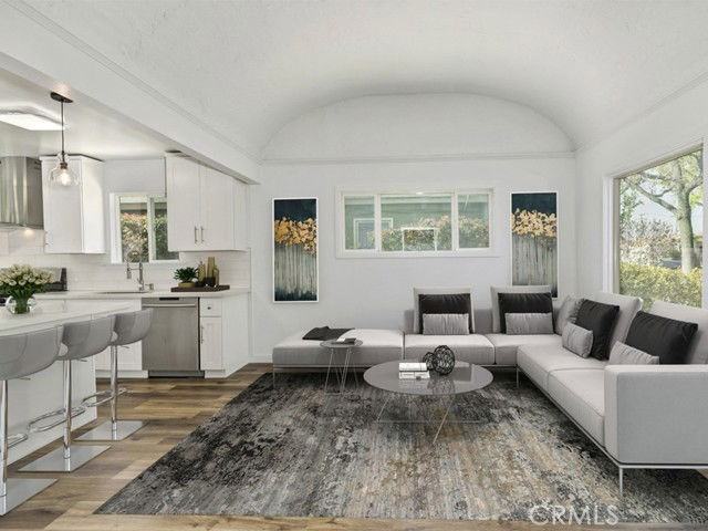 242 W Elmwood Ave - Photo 4 of 8