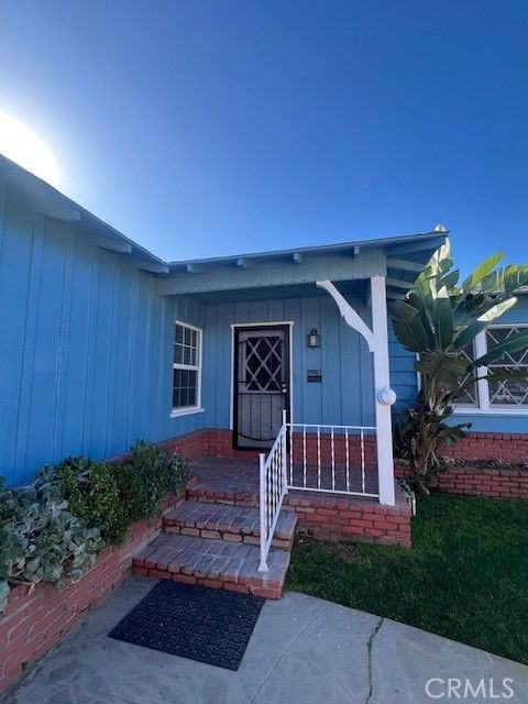 2216 Arlington Ave - Photo 3 of 8