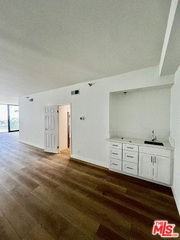10390 Wilshire Blvd #1405 - Photo 4 of 8