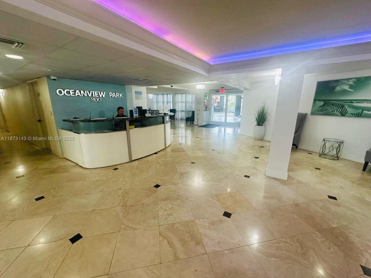 800 Parkview Dr #104 - Photo 2 of 30