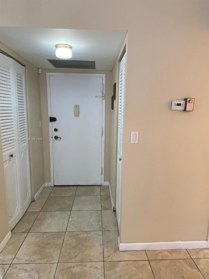 800 Parkview Dr #104 - Photo 3 of 30