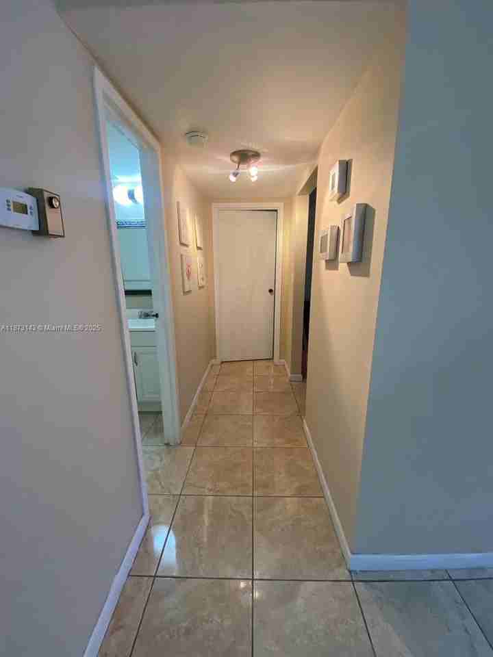 800 Parkview Dr #104 - Photo 4 of 30