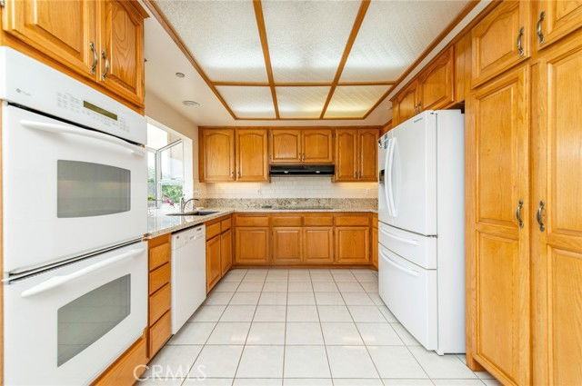 29206 Alfieri St - Photo 2 of 8