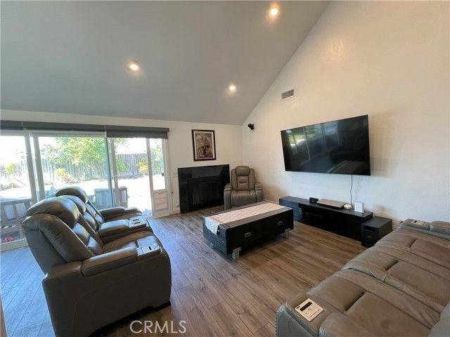 24095 Marathon St - Photo 2 of 7