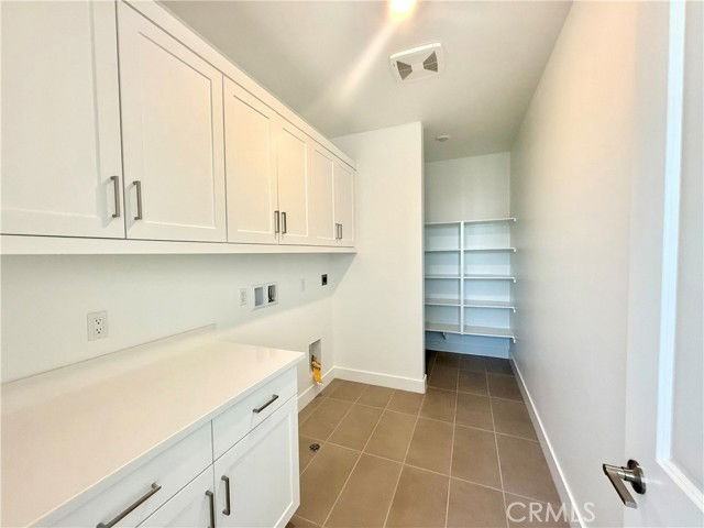 109 Trask - Photo 2 of 8