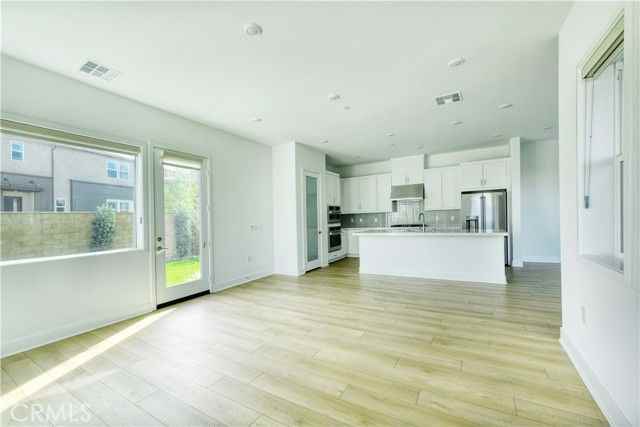 109 Trask - Photo 6 of 8