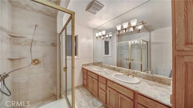 726 Kendall Dr - Photo 4 of 8