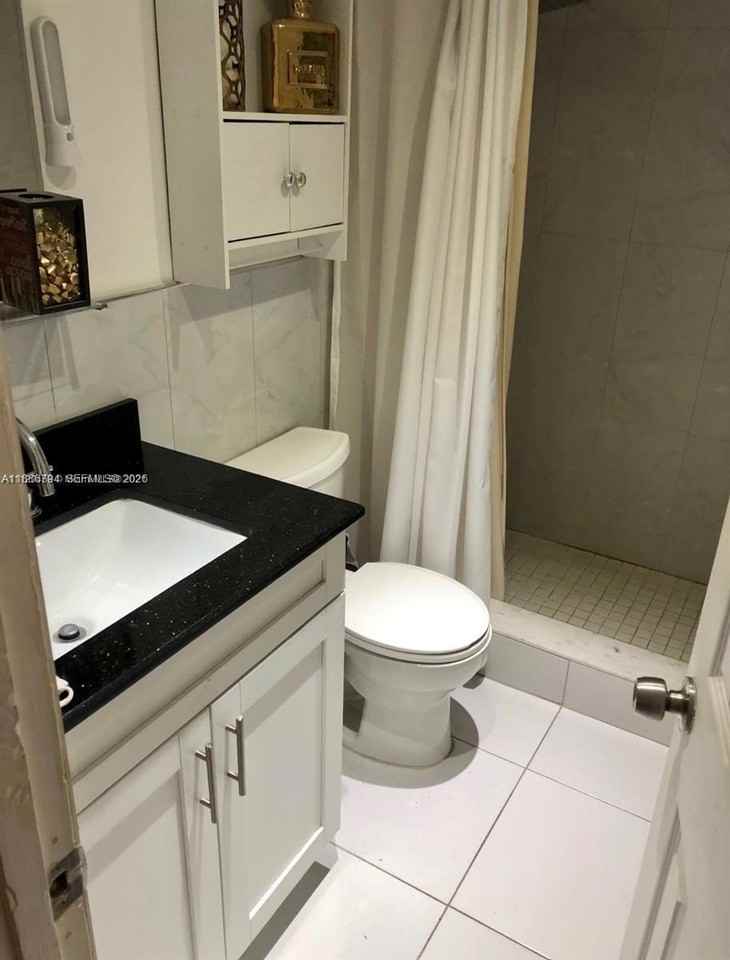 3868 Ne 169th St #302 - Photo 6 of 14