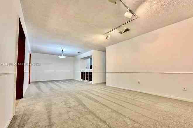 2816 Sw 14th Dr #2816 - Photo 5 of 11