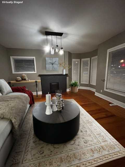 143 Christina St S - Photo 3 of 14