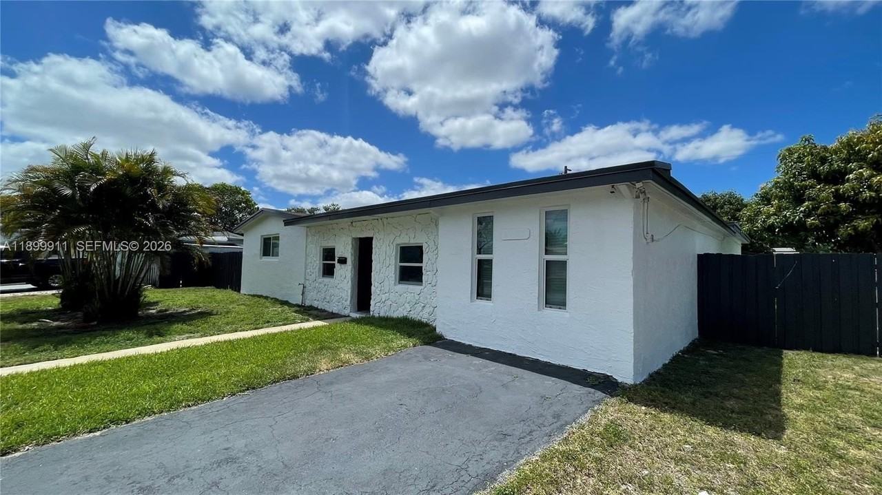 6407 Sw 5th St - Photo 3 of 50