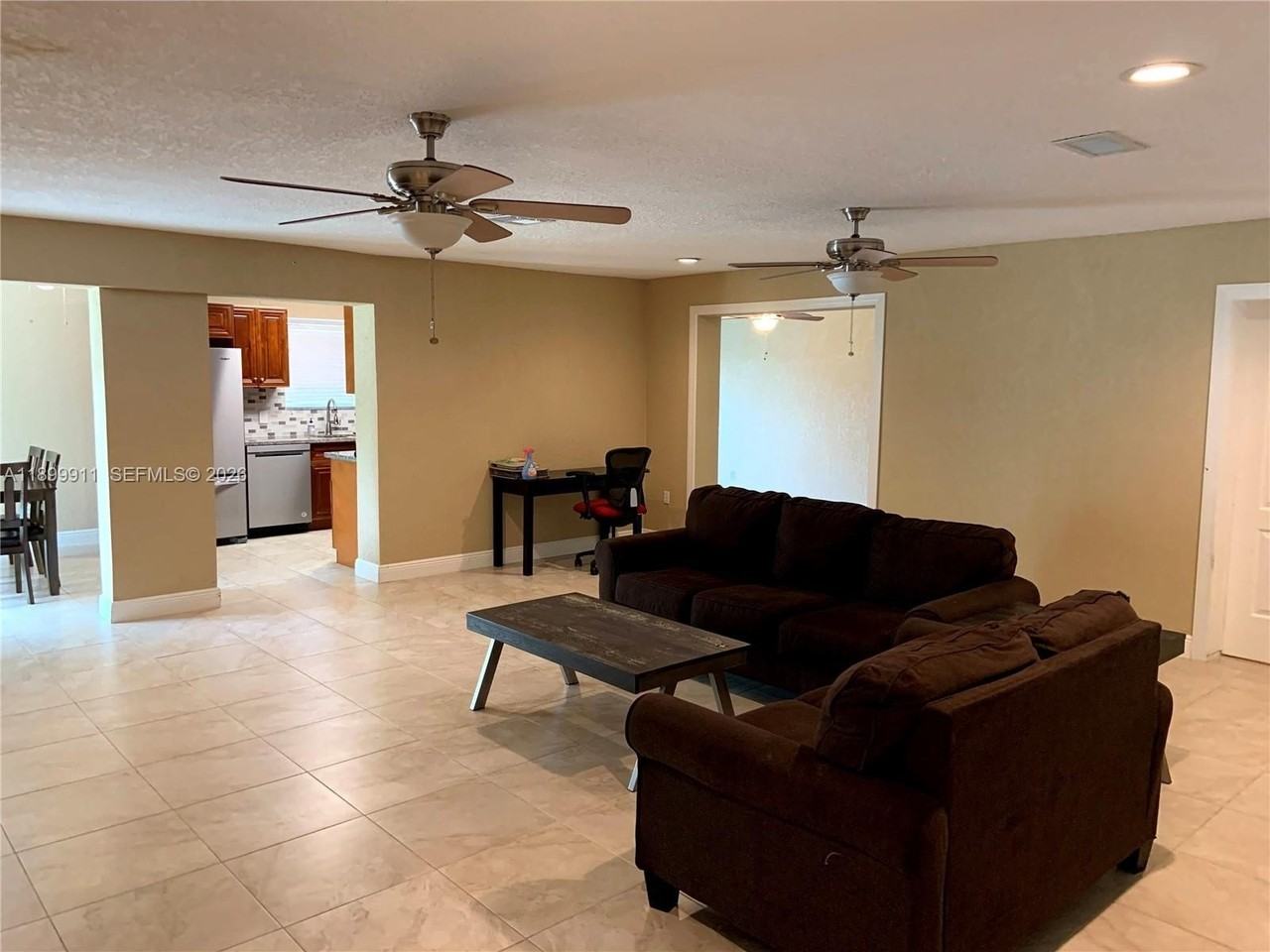 6407 Sw 5th St - Photo 4 of 50