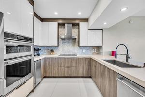 featured image of 19900 E Country Club Dr #1003