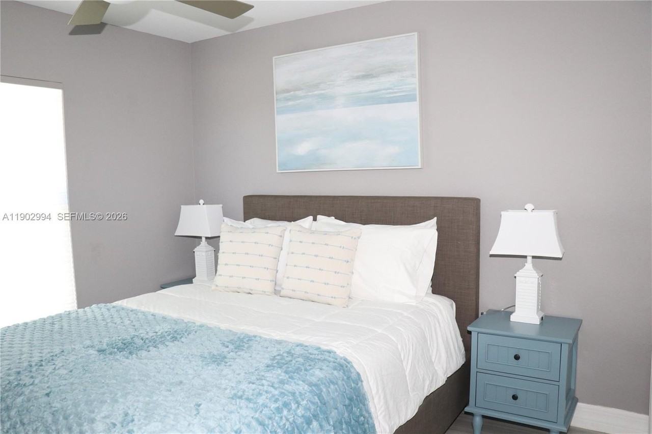 4407 Sw 16th Pl #0 - Photo 7 of 18