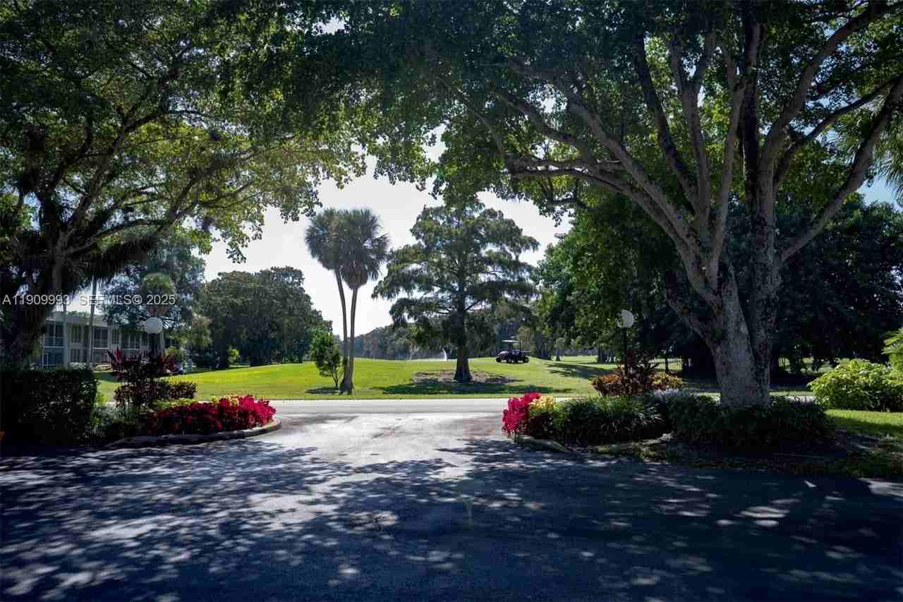 4017 N Cypress Dr #201 - Photo 6 of 44