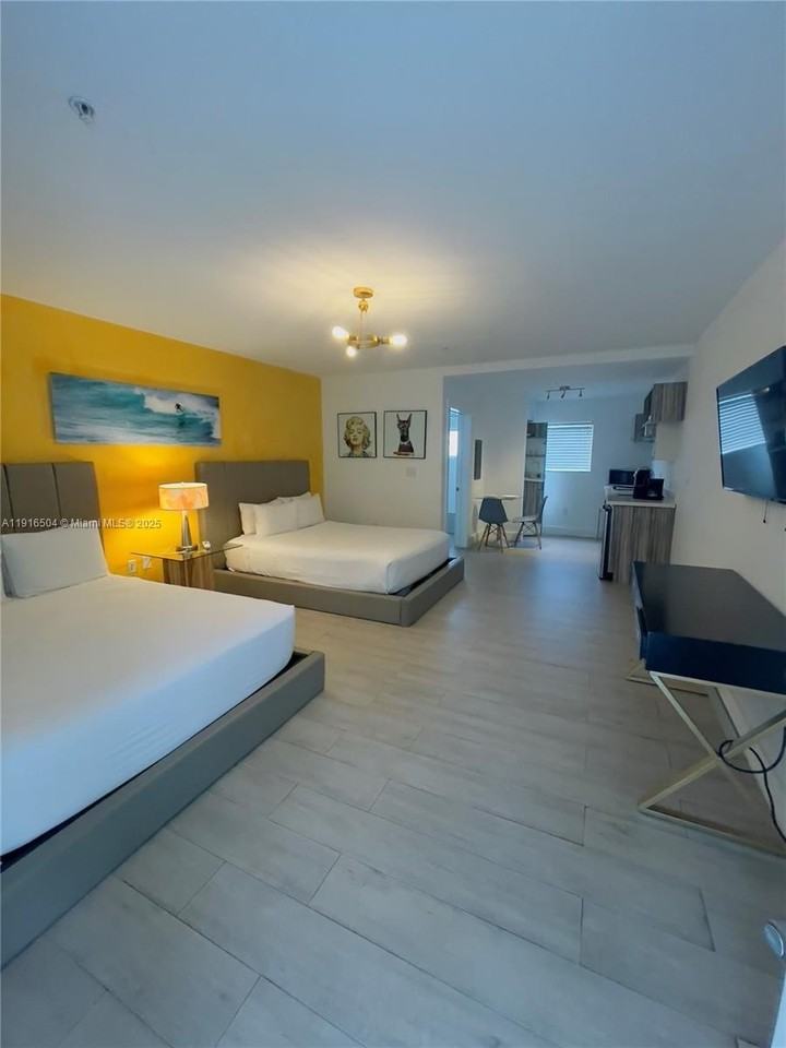 8320 Harding Ave #606 - Photo 3 of 6