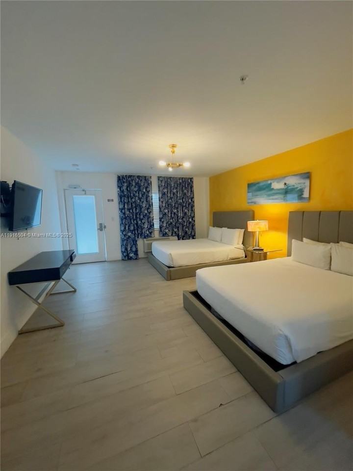 8320 Harding Ave #606 - Photo 6 of 6