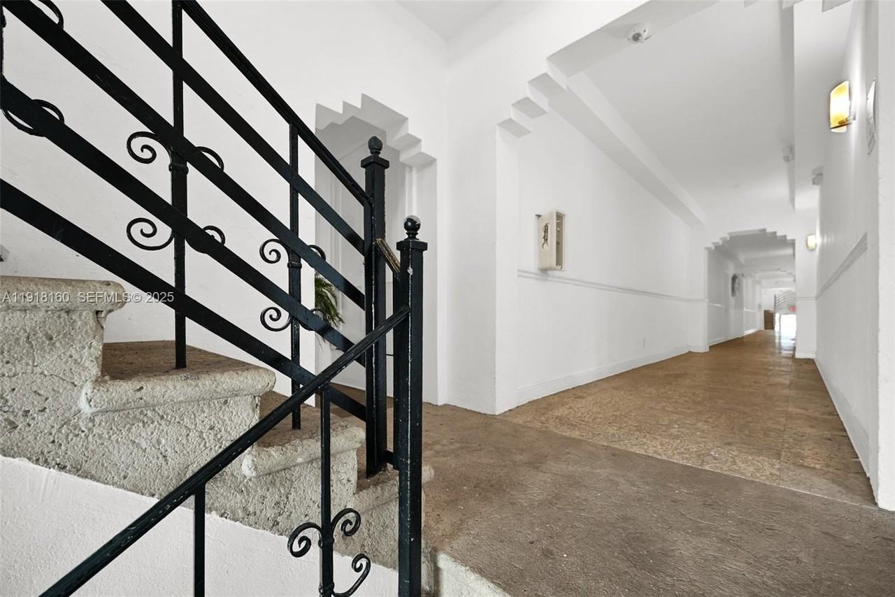 4035 N Meridian Ave #306 - Photo 3 of 25