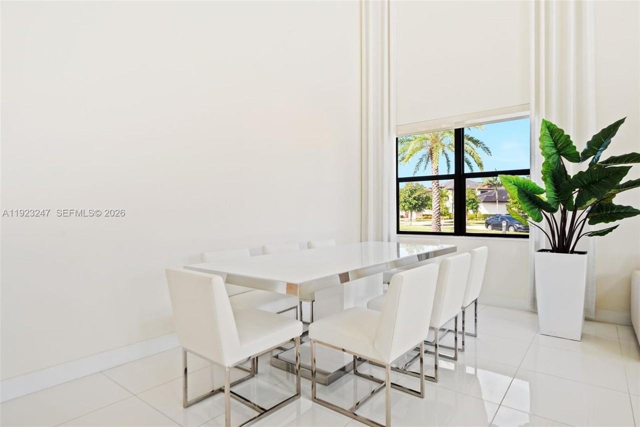 16060 Nw 89th Ct - Photo 6 of 38