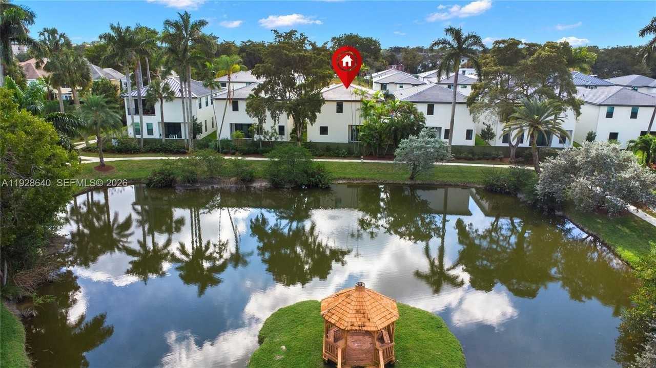 1419 Sw 23rd St #0 - Photo 3 of 17