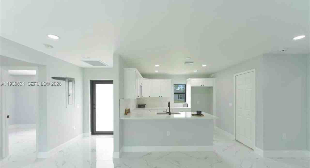 761 Kirkman Ave S #0 - Photo 4 of 19