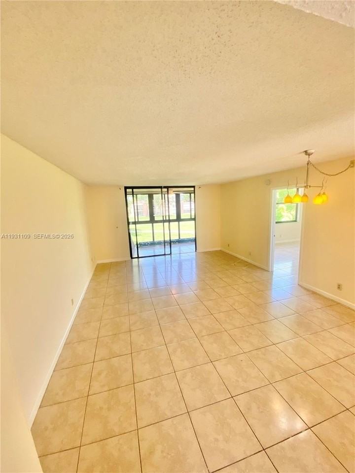 7331 Nw 18th St #204 - Photo 2 of 18