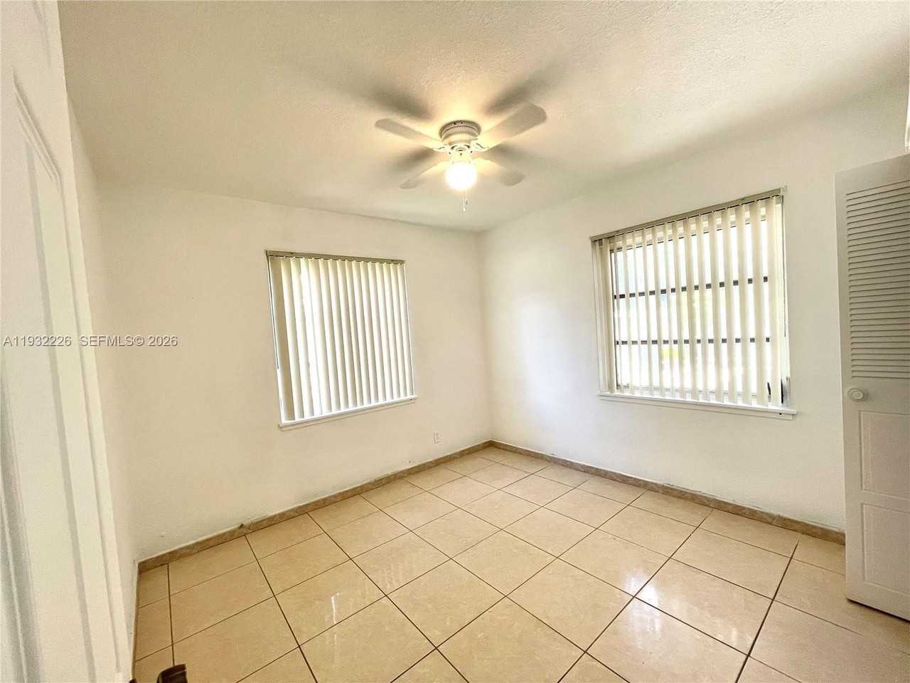 310 Sw 10th St - Photo 7 of 8