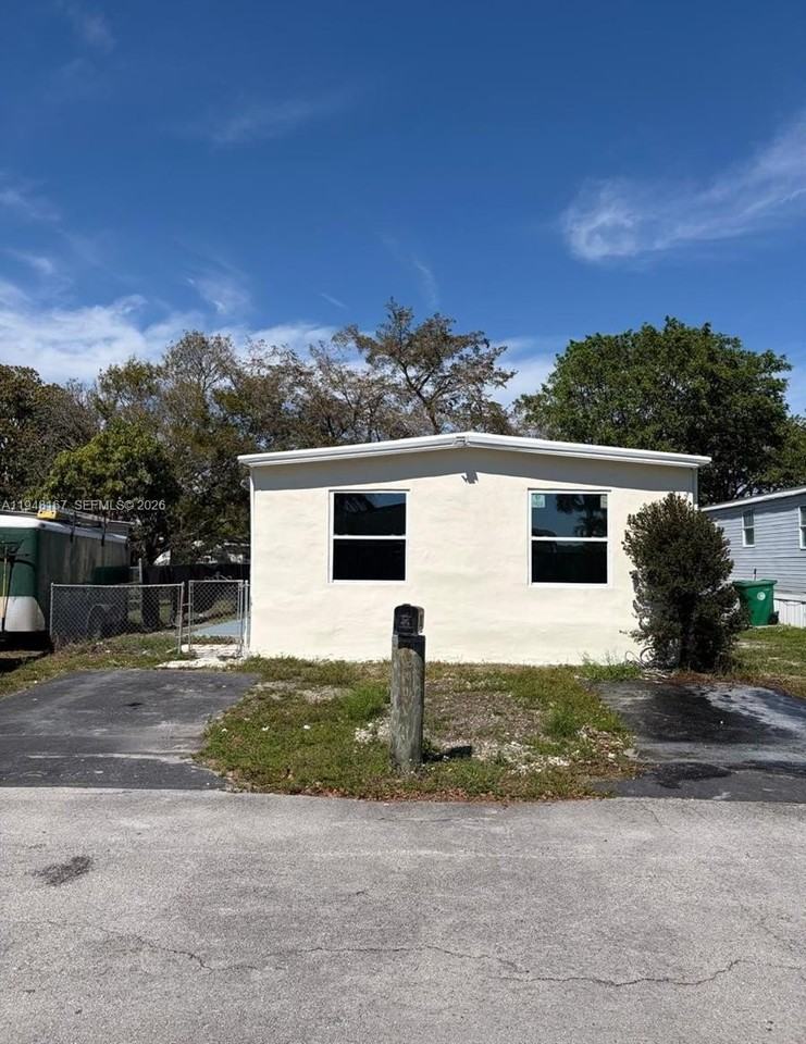 13361 Sw 9th Ct #13361 - Photo 2 of 14