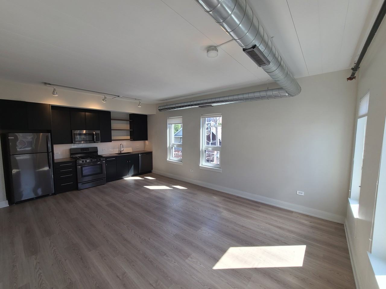 N Sheffield Ave & W Belmont Ave - Photo 6 of 17