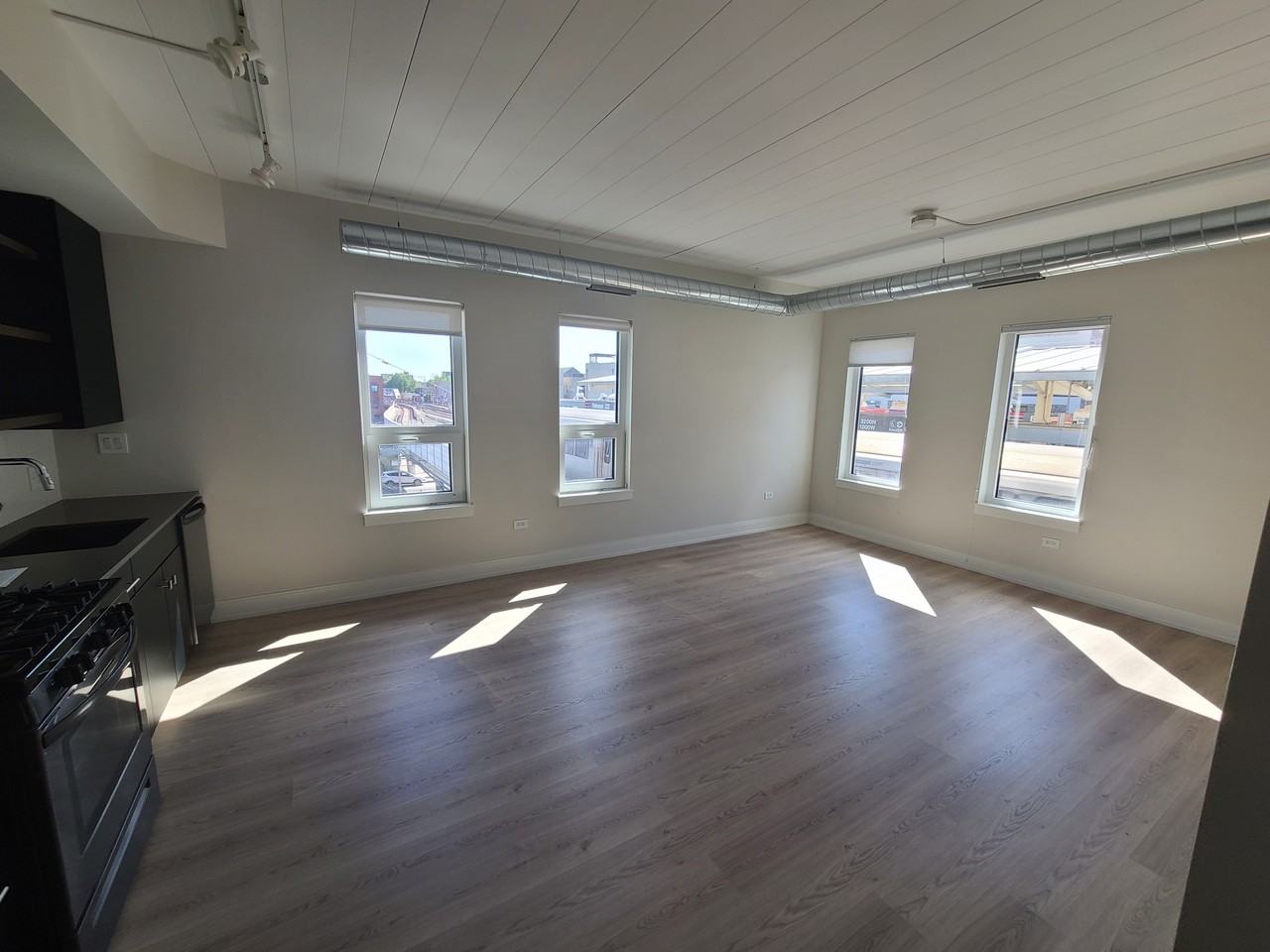 N Sheffield Ave & W Belmont Ave - Photo 4 of 17