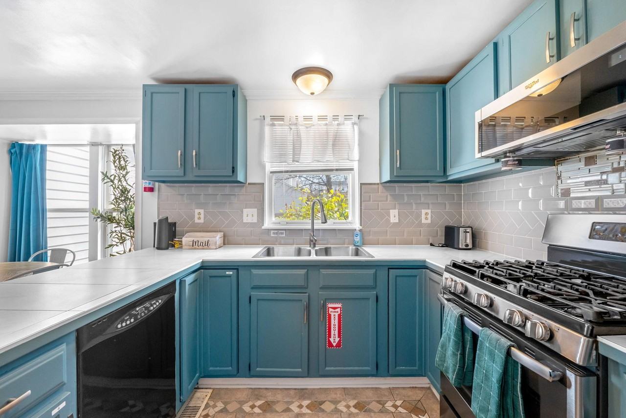 Bantry Ln - Photo 2 of 30