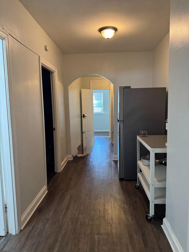 S St Se - Photo 2 of 5