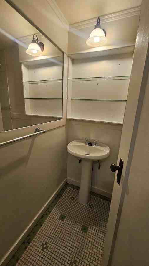 Larry Lodge - Photo 2 of 7